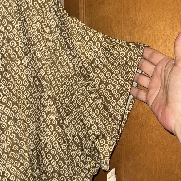 Itinerary Dillards Patterned Top new size Large New - Picture 4 of 4